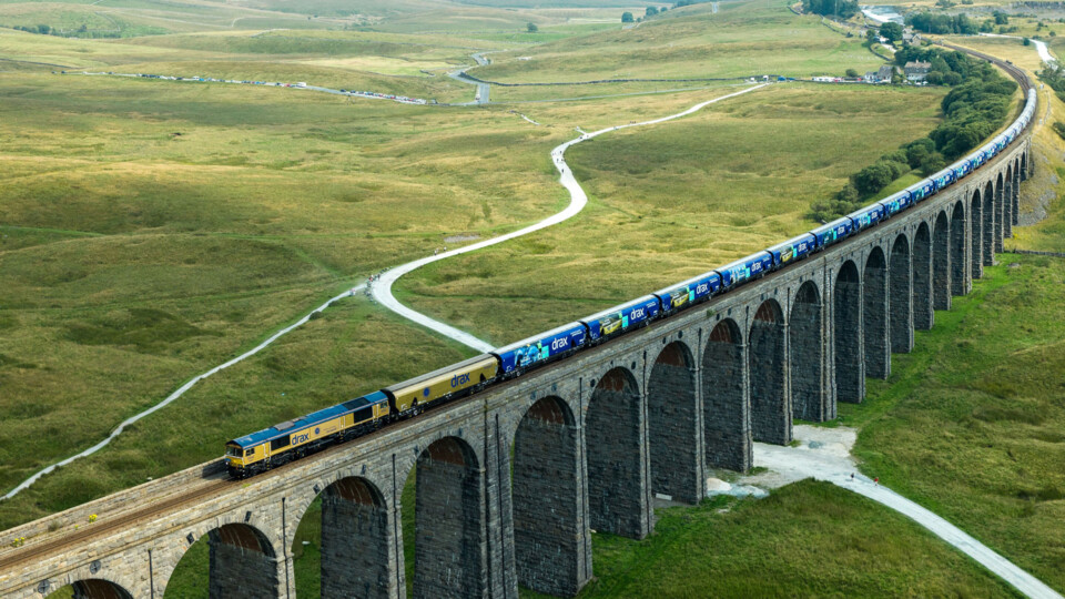 Drax 'Golden Wagon' on the Ribblehead Viaduct