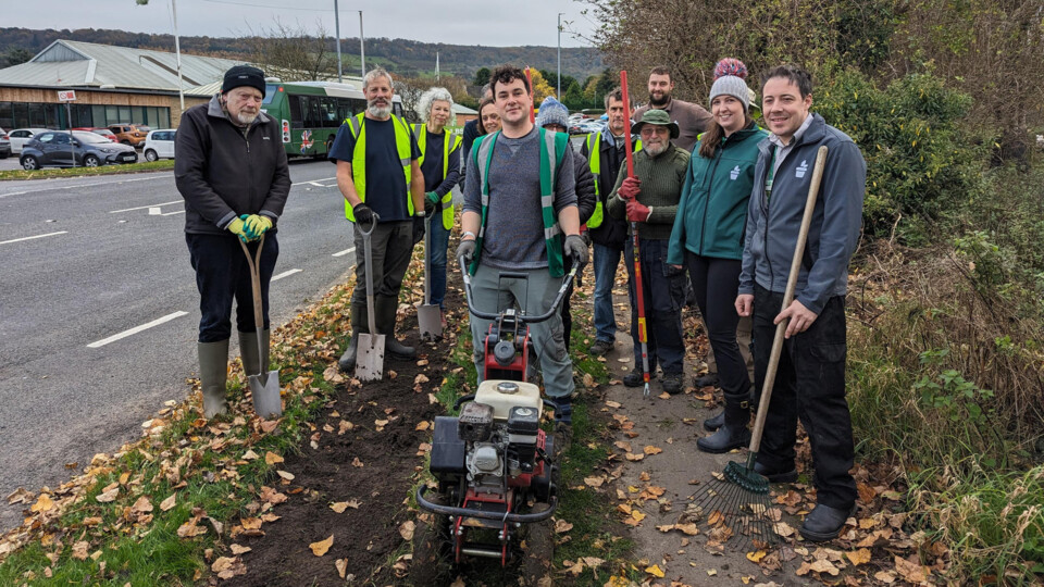 261124 Otley wildlife planting