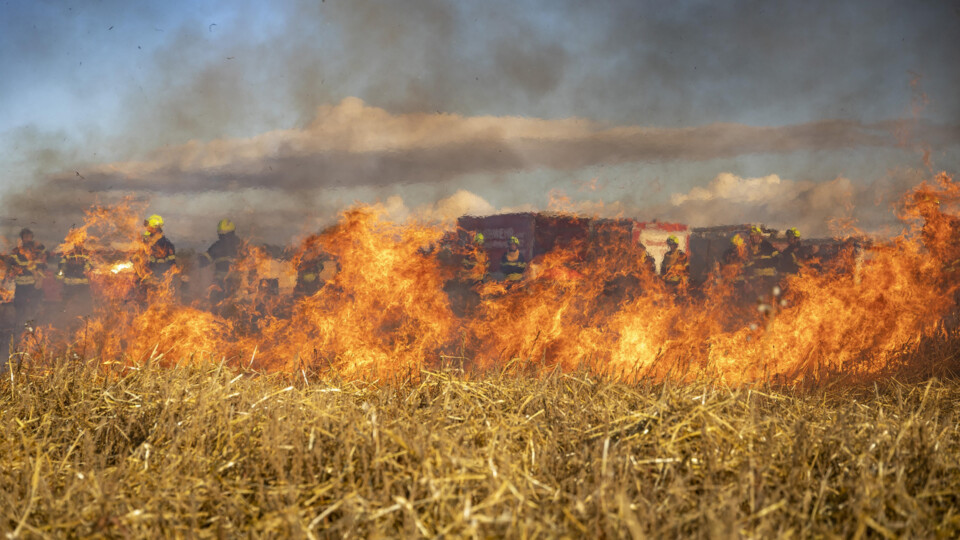 The University of Bradford is exploring the use of AI to spot wildfires early. Images credit: CN Photography and wildfire image: Fish96/Pixabay.com