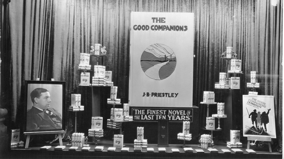 Selfridges’ store window displays copies of J.B. Priestley’s 1929 novel, The Good Companions. Images credit: University of Bradford