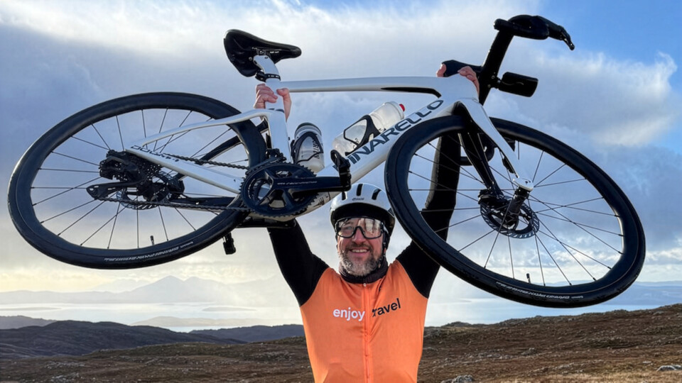 Martin Mansell, CEO of Enjoy Travel, visits Rob Burrow Centre for MND