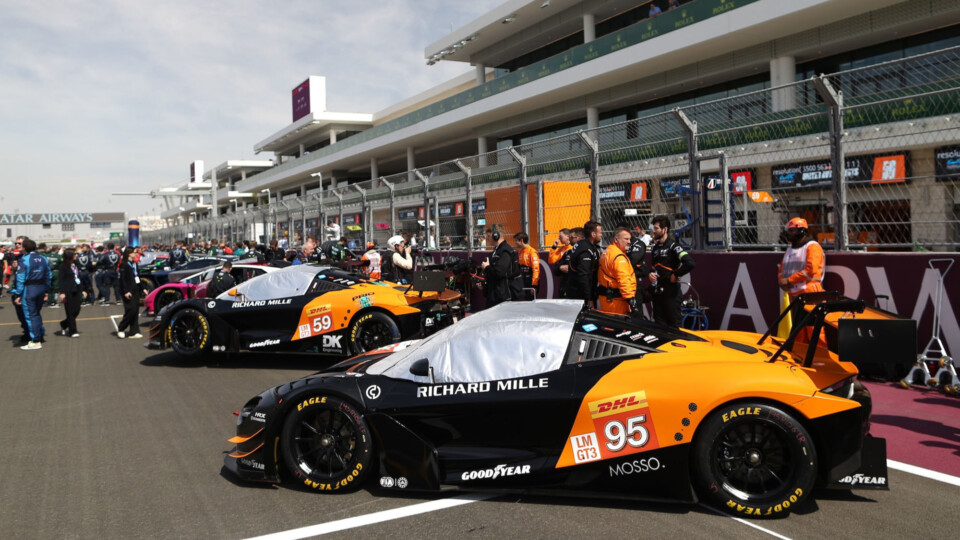 McLaren race cars - copyright United Autosports